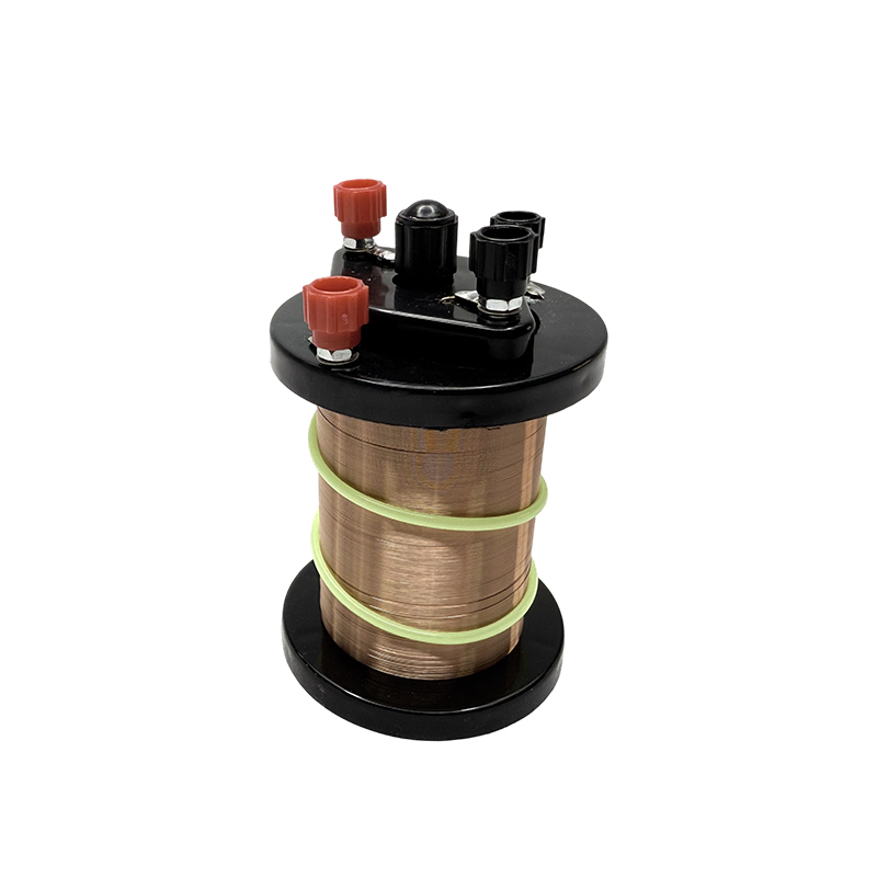 Физическая электрическая первичная катушка и вторичная катушка демонстрируют инструмент